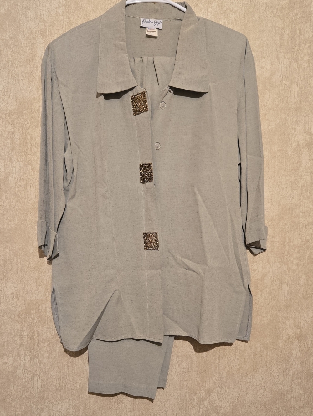 Pride & Joy Petite Sophisticate Green Button-Front Collared Blouse with Buttons